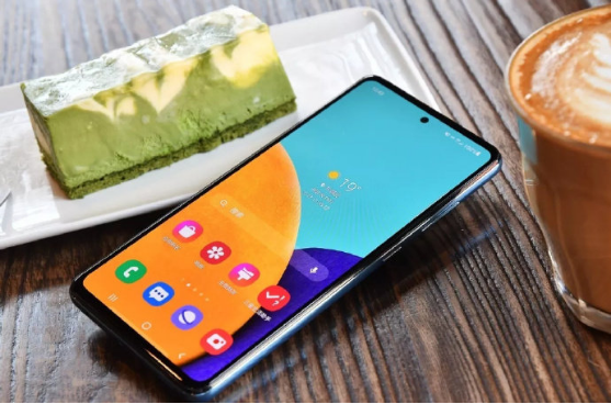 正文  时隔一年后,三星全新的galaxy a系列产品——三星galaxy a52 5g