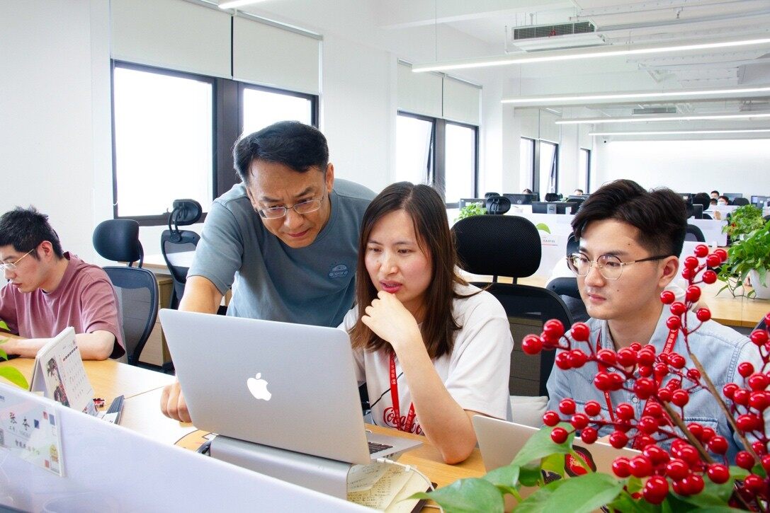 互联网 互联网资讯 > 正文2018年整整一年时间,张磊和核心产研团队,在