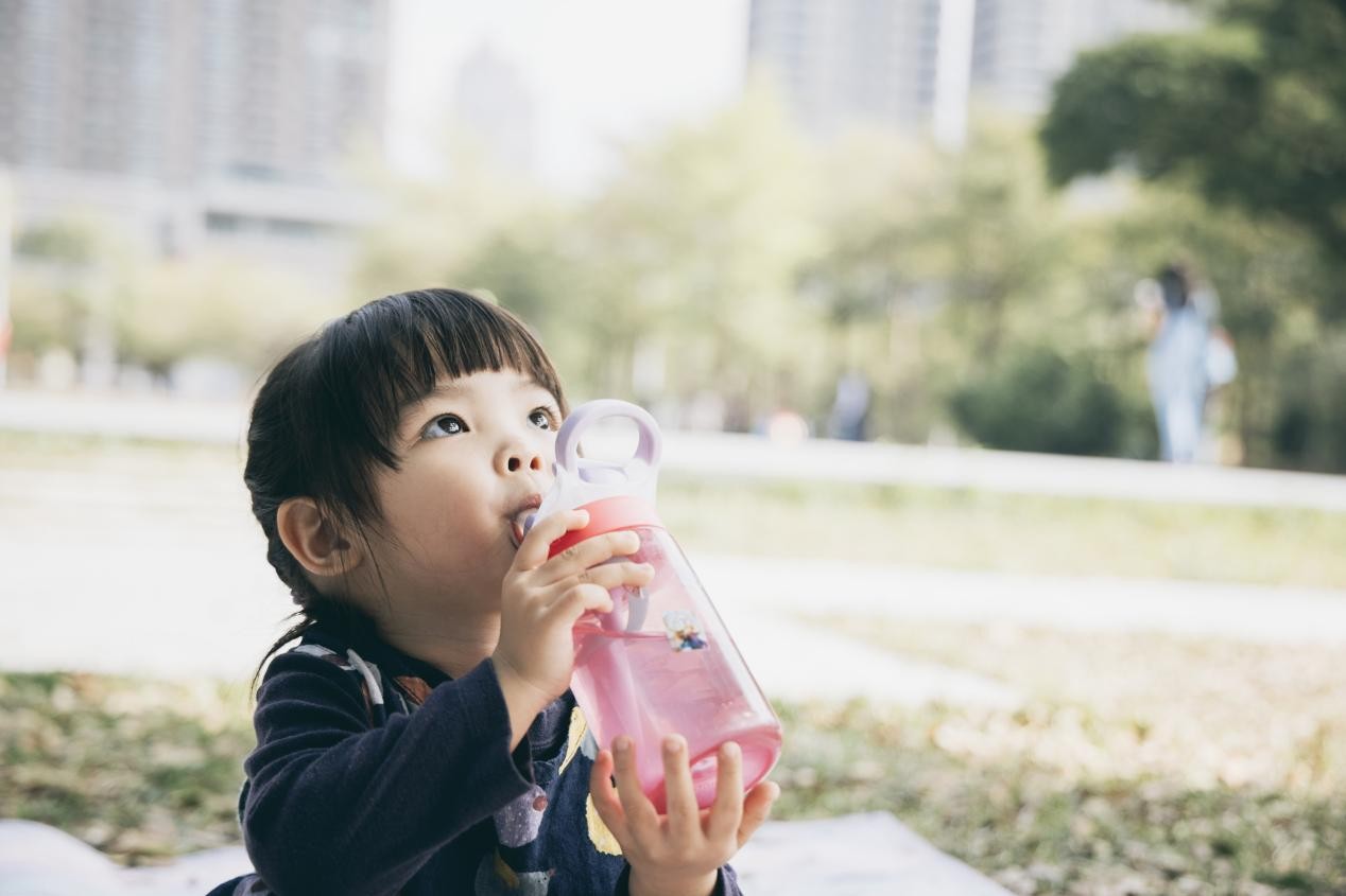 儿童饮水知多少?儿科医师钱艺:饮用淡矿泉水更有利健康